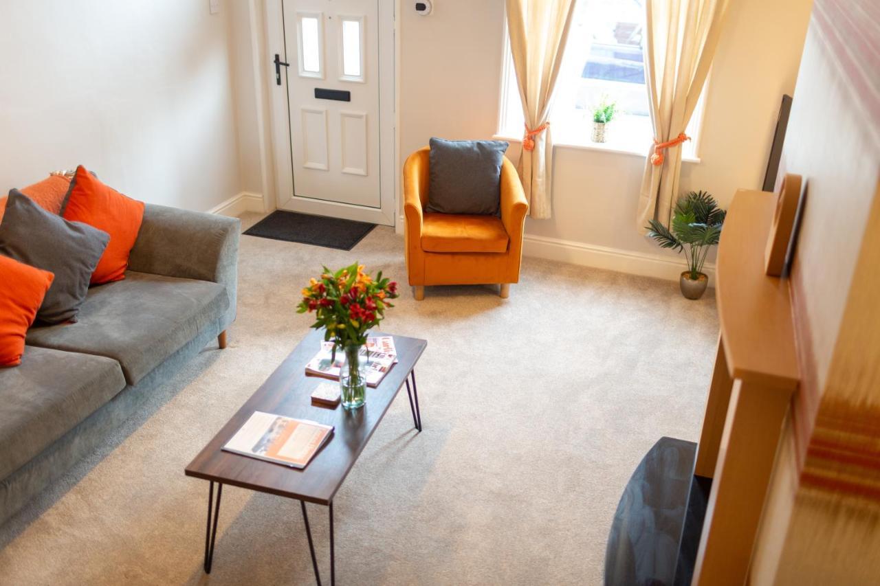 Apartment Logan House, Modern And Spacious Townhouse Close To Centre