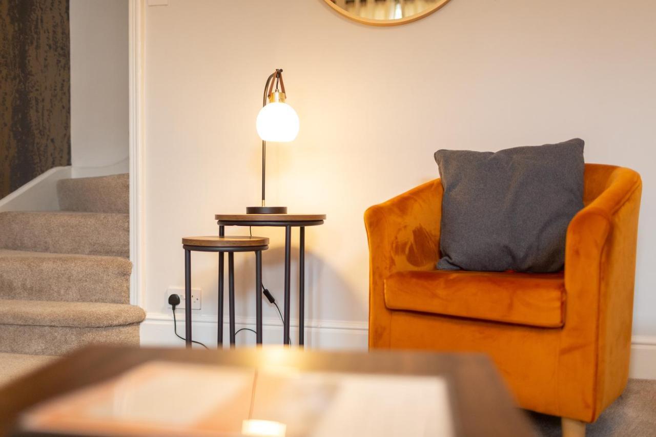 Logan House, Modern And Spacious Townhouse Close To Centre Apartment