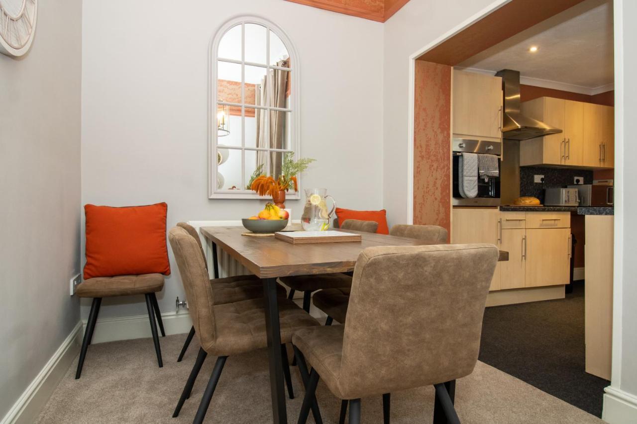 Logan House, Modern And Spacious Townhouse Close To Centre Carlisle (Cumbria)